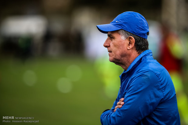 بازیکنانم وظیفه‌ دارند برای برد بجنگند/ بازی درچمن مصنوعی سخت است