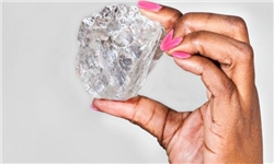 کشف الماس ۷۰۶ قیراطی در آفریقا+تصاویر