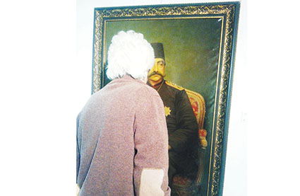  تابلوهايي که جايشان روي ديوارها خالي است