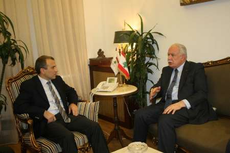 وزیرخارجه لبنان:برای مقابله با تروریسم صهیونیستی وداعشی باید متحد شویم