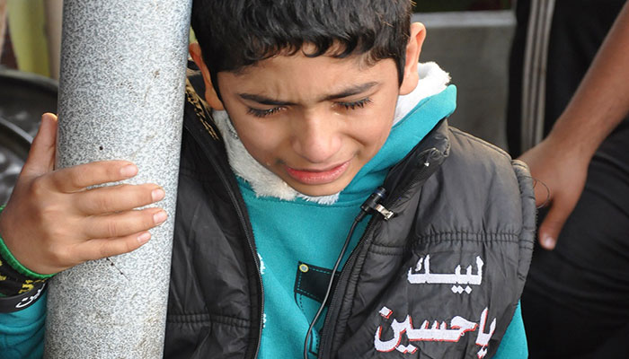 کودک معلول در حرم امام حسین(ع) شفا یافت+تصاویر 