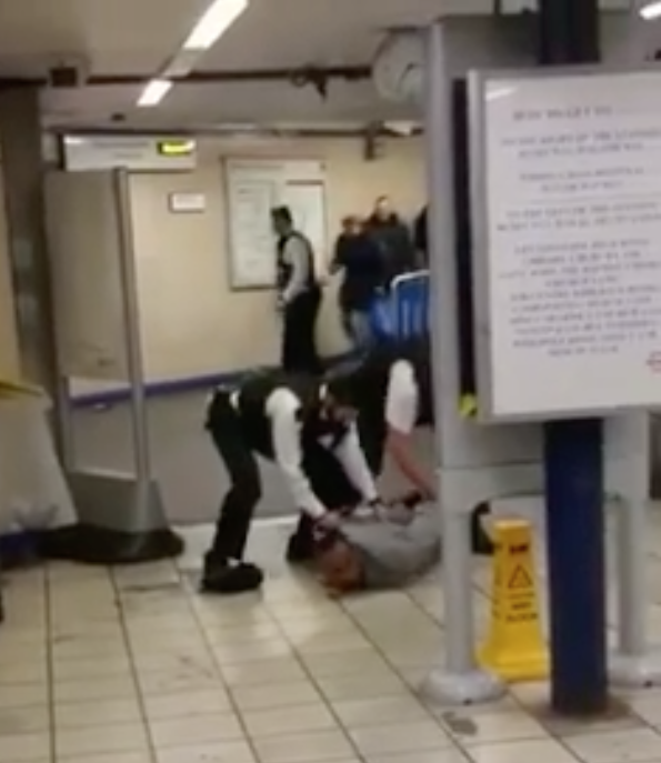 چاقوکشی در ایستگاه قطار لندن/ مهاجم: این به خاطر سوریه است+ عکس   