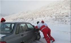 نجات ۶۰۰ مسافر گرفتار در برف و کولاک در آذربایجان غربی