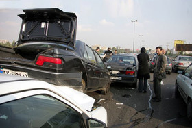 برخورد چند خودرو در اتوبان قم - تهران 