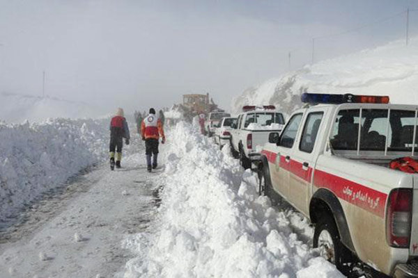 برف راه های ۵۹ روستای سلماس آذربایجان غربی را بست