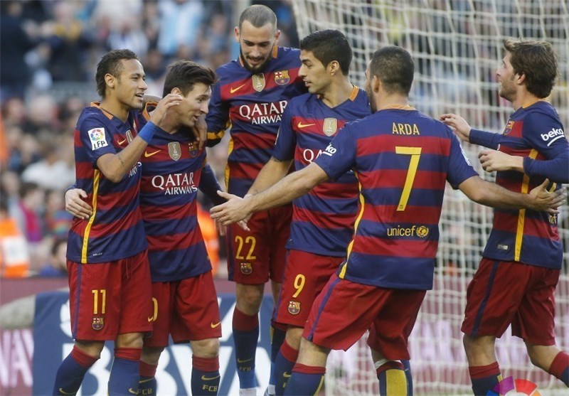  بازگشت بارسلونا به صدر جدول با هت‌تریک مسی 