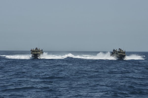 واکنش واشنگتن به توقیف دو قایق نیروی دریایی آمریکایی توسط ایران