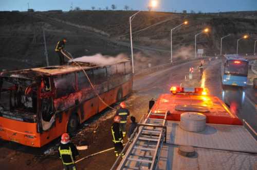 آتش سوزی یک دستگاه  اتوبوس در محور بجنورد- آشخانه  