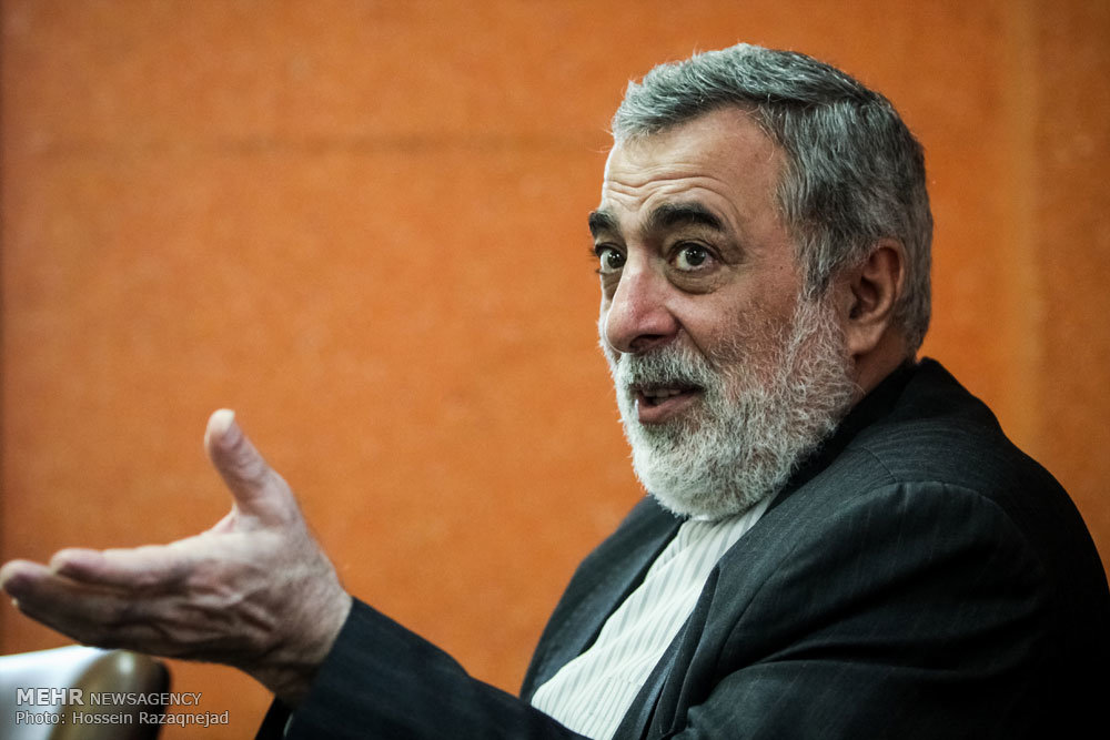 تبیین وجوه تمایز جمهوری اسلامی با نظام شاهنشاهی/ مکتبی بودن و مردمی بودن نظام، باعث اقتدار ایران در سطح منطقه و جهان شده است.
