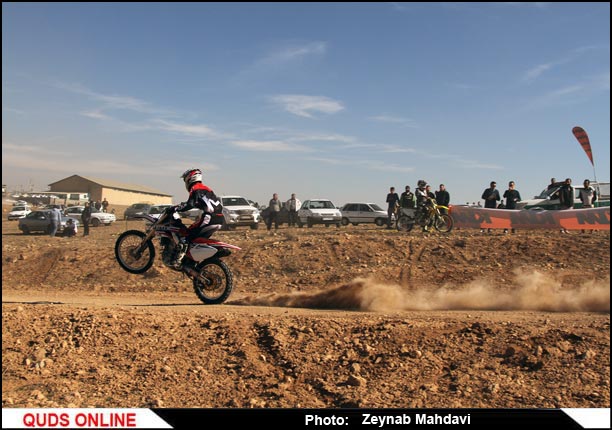 پرش دختران موتورسوار ایران از روی کلیشه‌ها