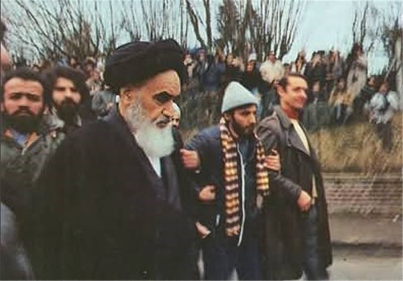 «رهبری و ملت یکپارچه» انقلاب ایران را از دیگر انقلاب‌ها متمایز می‌کند