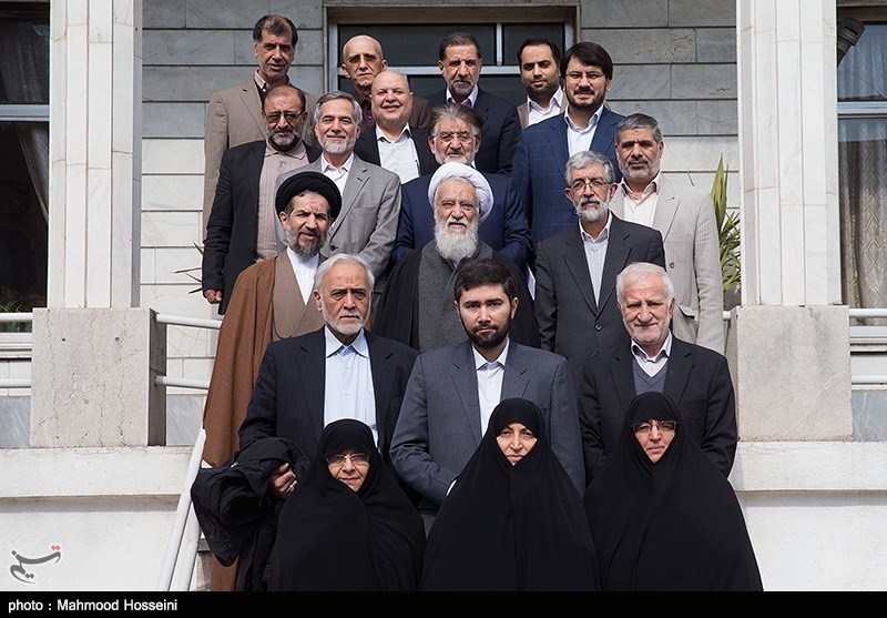 کاندیداهای لیست اصولگرایان تهران با آیت‌الله موحدی کرمانی دیدار کردند