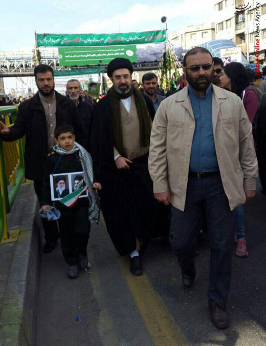 حضور فرزند و نوه رهبر انقلاب در راهپیمایی ۲۲ بهمن + عکس