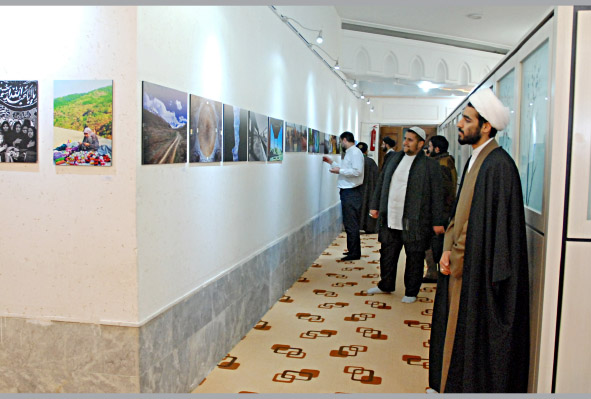 گشایش نمایشگاه عکس طلاب هنرمند حوزه علمیه مشهد