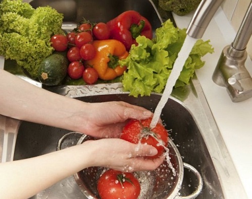 بهترین روش شستشو و ضدعفونی میوه ها و سبزیجات