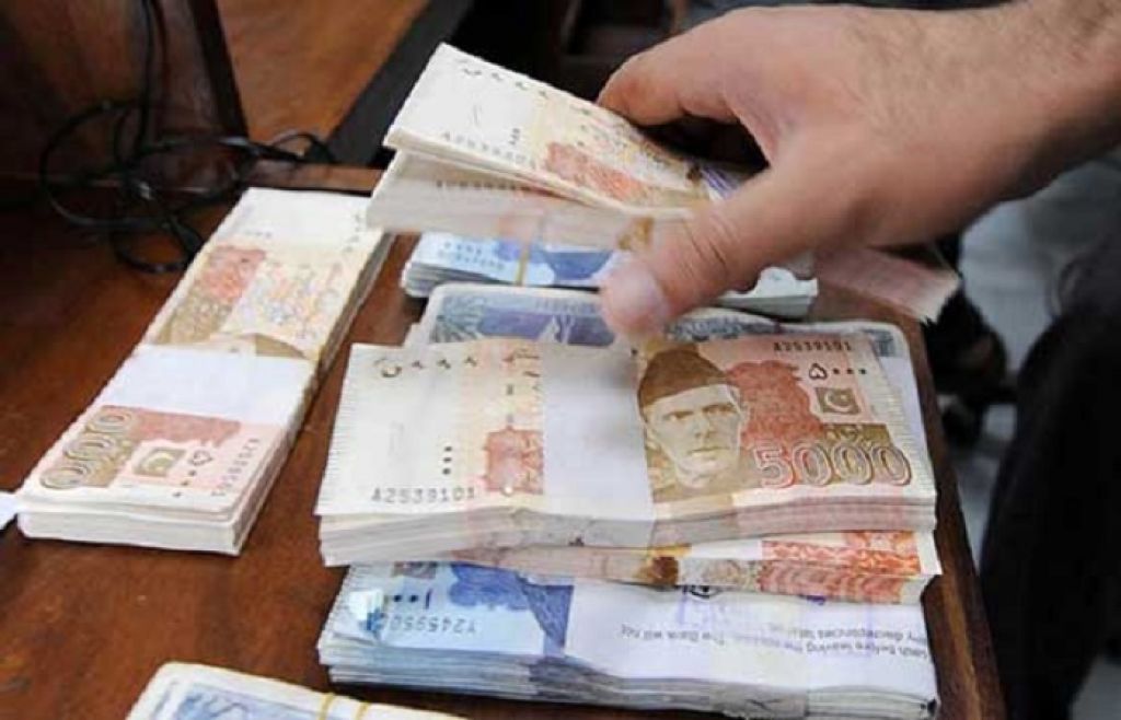  بدهی ۱۰۰ هزار روپیه‌ای هر پاکستانی به جامعه جهانی