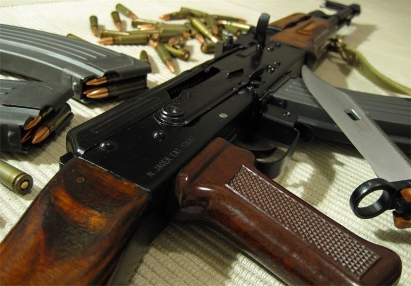 برنامه ریزی دشمن برای توزیع اسلحه قاچاق بین مردم