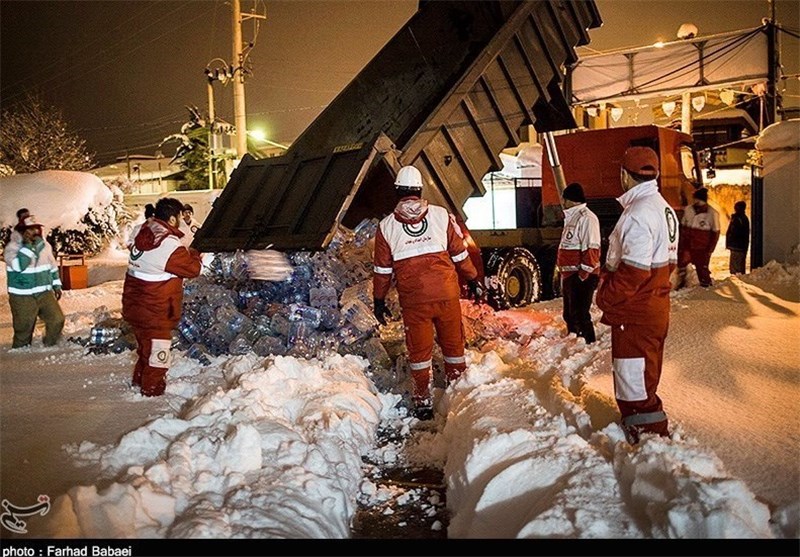 ابر و باد و مه و حوادث در کارند، امدادگران فعالند
