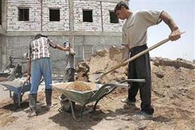 کارگران ساختمانی در زنجان بیمه می شوند