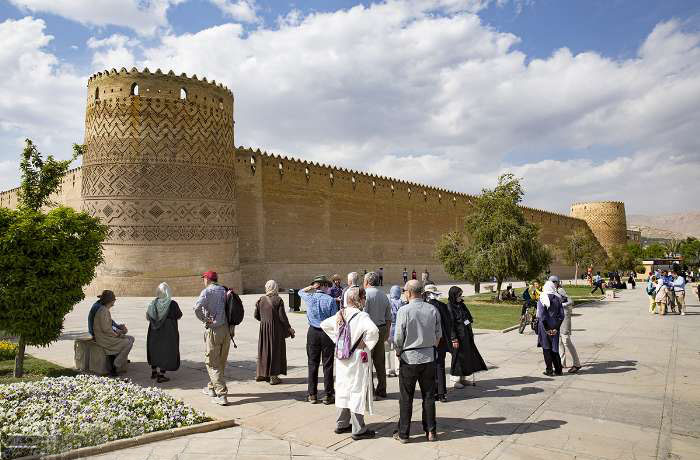 ایرانیان میهمان‌نواز آمار گردشگران را بالا بردند / درآمد ۸میلیارد دلاری ایران از گردشگری