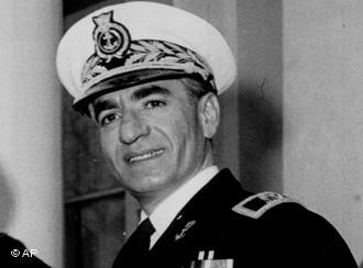 سوء استفاده جنسی شاه از یک دختر دبیرستانی 