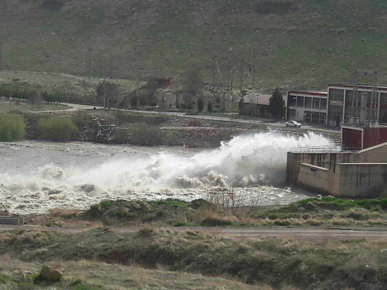 رهاسازی ۷۴۳ میلیون مترمكعب آب سدهای آذربایجان غربی در دریاچه ارومیه