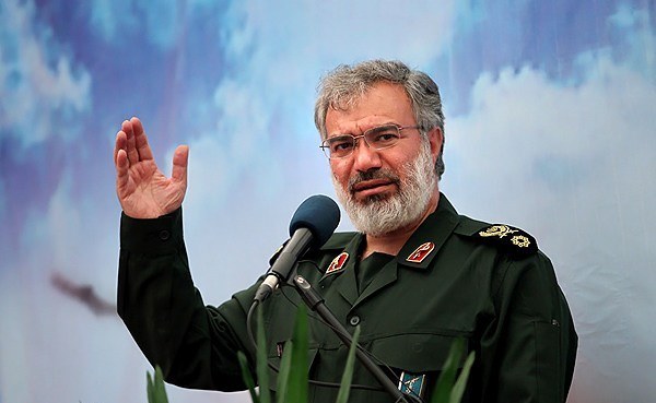 کسی جرات نگاه چپ به ایران را ندارد چه رسد به جنگ/ گلوی امریکا در دست انقلاب اسلامی است    