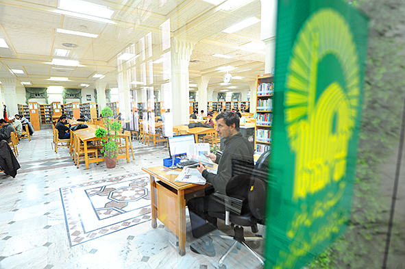 استفاده ۳ ميليون و  ۴۳۰ هزار محقق، پژوهشگر و علاقه‌مند  به کتاب و کتابخوانی از کتابخانه مرکزي آستان قدس رضوي