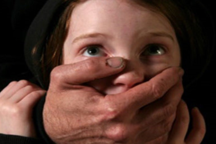 پرستار قلابی، کودک ۳ ساله را ربود + عکس