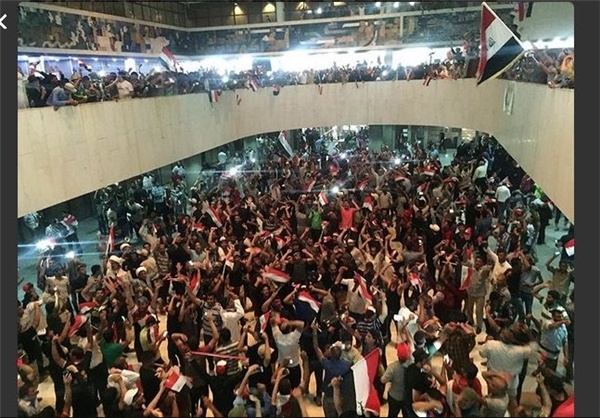 وضعیت فوق‌العاده در بغداد/ ورود به پارلمان و دفتر نخست‌وزیری عراق+تصاویر