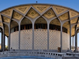 تئاتر چند هزار تماشاگر در تهران داشت؟