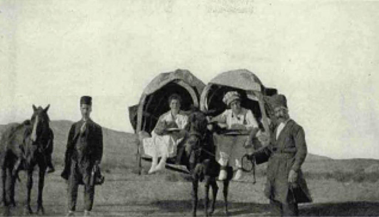 دو توریست زن آمریکایی در زمان قاجار + عکس 