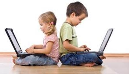 والدين الگويي نامناسب براي استفاده فرزندان از شبكه هاي اجتماعي مجازي