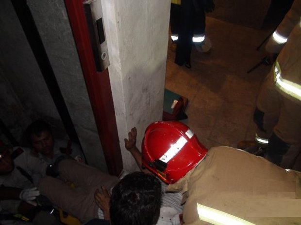سقوط آسانسور جان ۳ شهروند را در قم گرفت