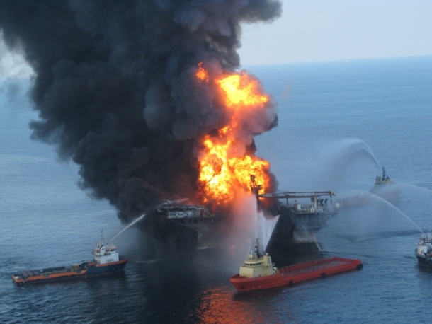  انفجار یک سکوی نفتی آمریکایی در نیجریه