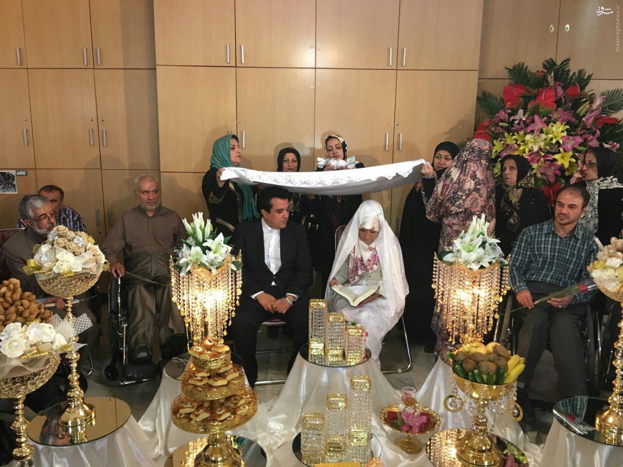 مراسم عقد عجیب خبرنگار سرشناس + عکس