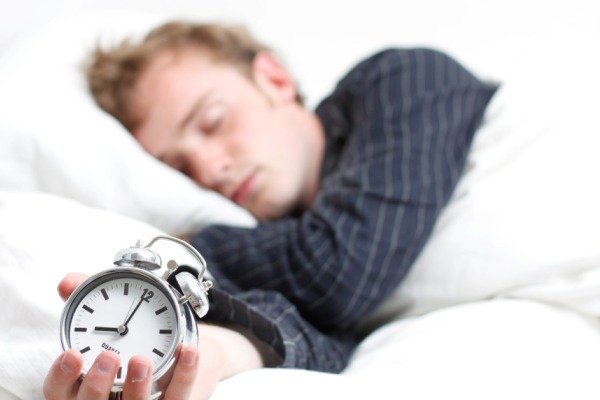 زنان ۳۰ دقیقه بیشتر از مردان می خوابند