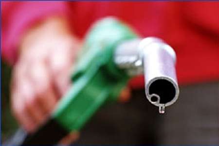 واردات روزانه حداکثر ۸ میلیون لیتر بنزین در سال جاری/نوسان روزانه در واردات طبیعی است