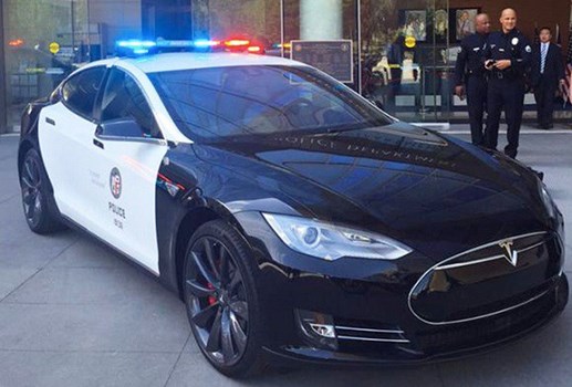پلیس لس آنجلس از خودروهای الکتریکی تسلا برای تعقیب مجرمان استفاده خواهد کرد 