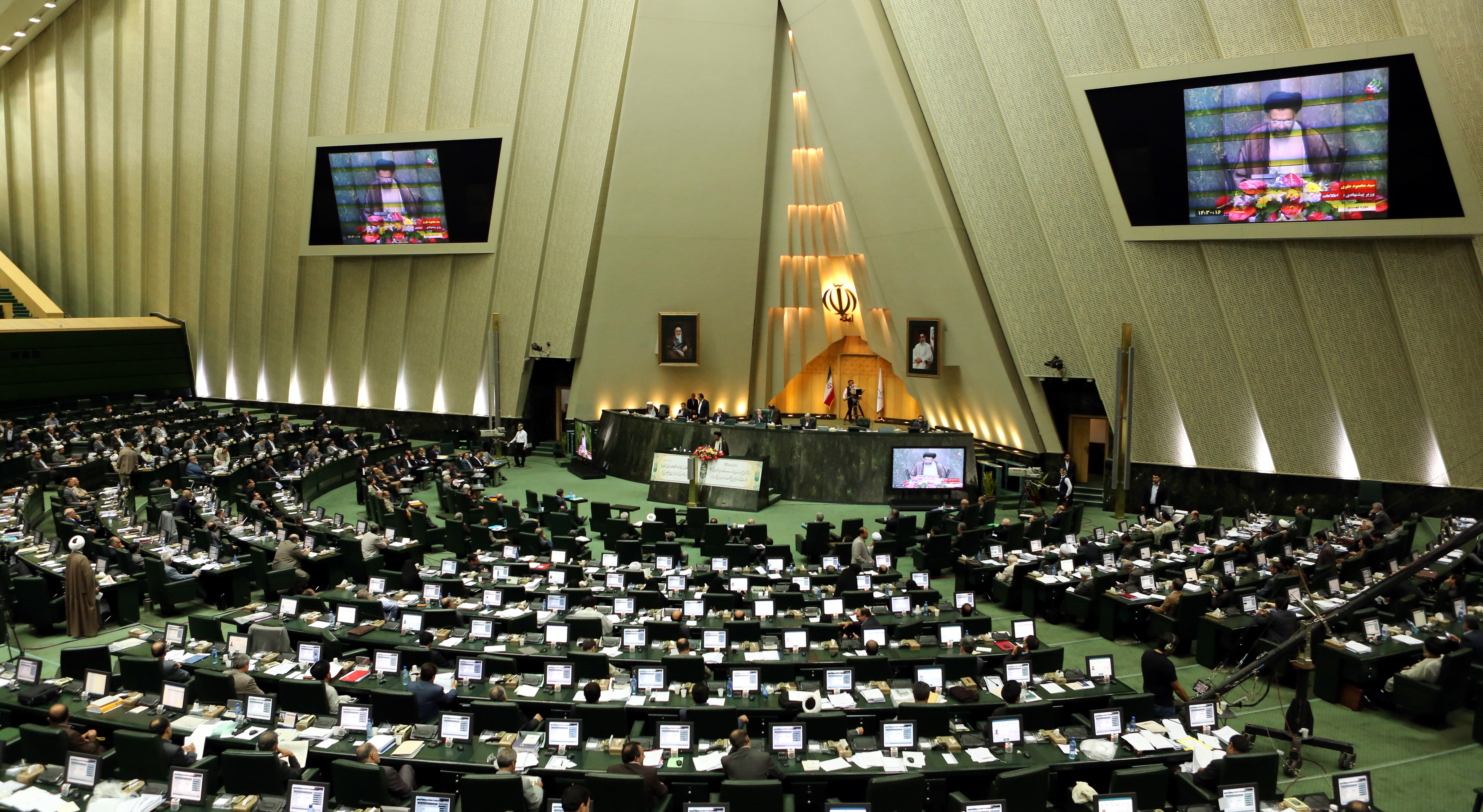 اعتبارنامه‌ نمایندگان در مجلس چگونه بررسی می‌شود؟