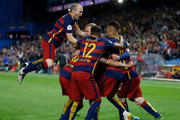 بارسلونا دومین جام قهرمانی را بالای سر برد