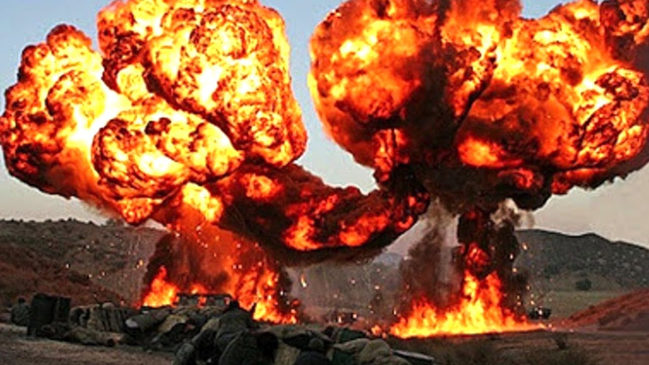 بمب‌های ناپالم و جهنمی که روی زمین بر پا می‌کنند + تصاویر