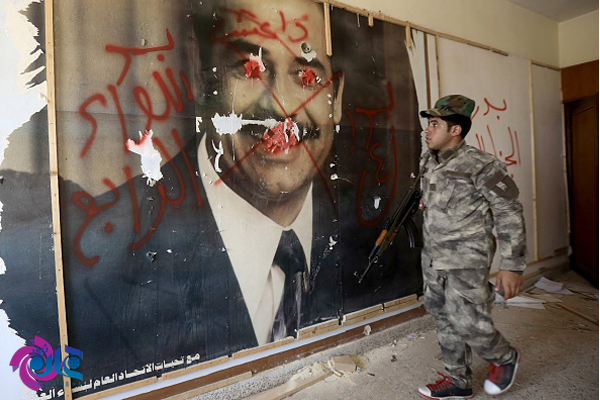 عکس صدام در مقر داعش + تصاویر