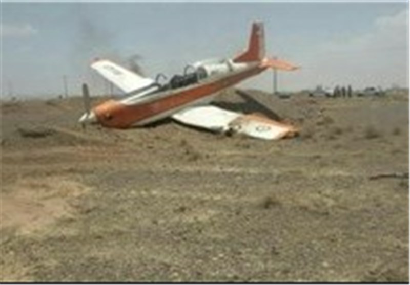 سقوط هواپیمای آموزشی در اردستان + جزئیات