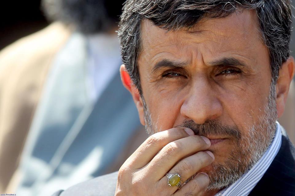 کار احمدی‌نژاد با وعده یارانه‌ درست نمی‌شود