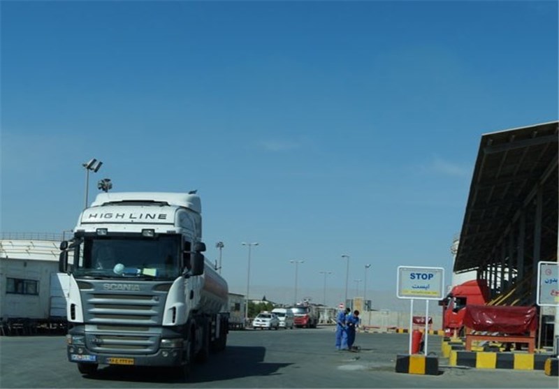  اعتراض شدید ایران به افزایش ۱۳۰۰ دلاری تعرفه تردد کامیون در مرز ترکمنستان/اقدام متقابل ایران از فردا 