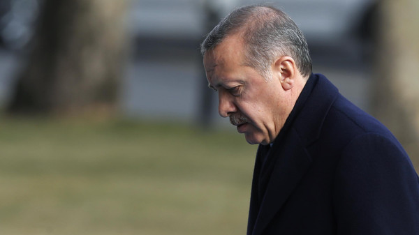 چرا اردوغان مراسم تشییع کلی را با حالت قهر ترک کرد ؟ + عکس