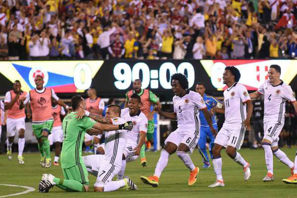 کلمبیا در ضربات پنالتی به نیمه نهایی رسید