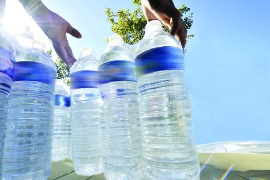 فروش آب‌های بسته‌بندی ۲۷ درصد افت کرد/وقتی جنجال‌ها سر سلامت یک برند اوضاع آب معدنی را به هم می ریزد
