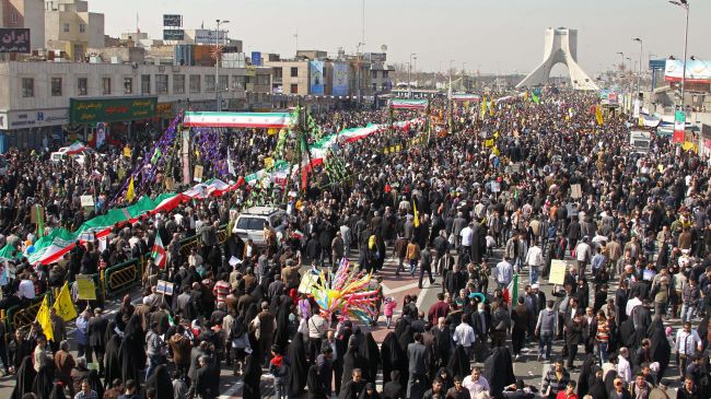 آغاز مراسم راهپیمایی روز جهانی قدس در تهران و ۸۵۰ شهر ایران/حضور میلیونی مردم روزه‌دار/ خروش جهان اسلام علیه رژیم جعلی صهیونیستی 